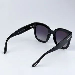 Tom Ford FT0613/S 01D BEATRIX-02 BRAND NEW Sunglasses Black Polarized Women Amazon.com: Tom Ford FT0613 Beatrix-02 52T 52MM Shiny  main image 4